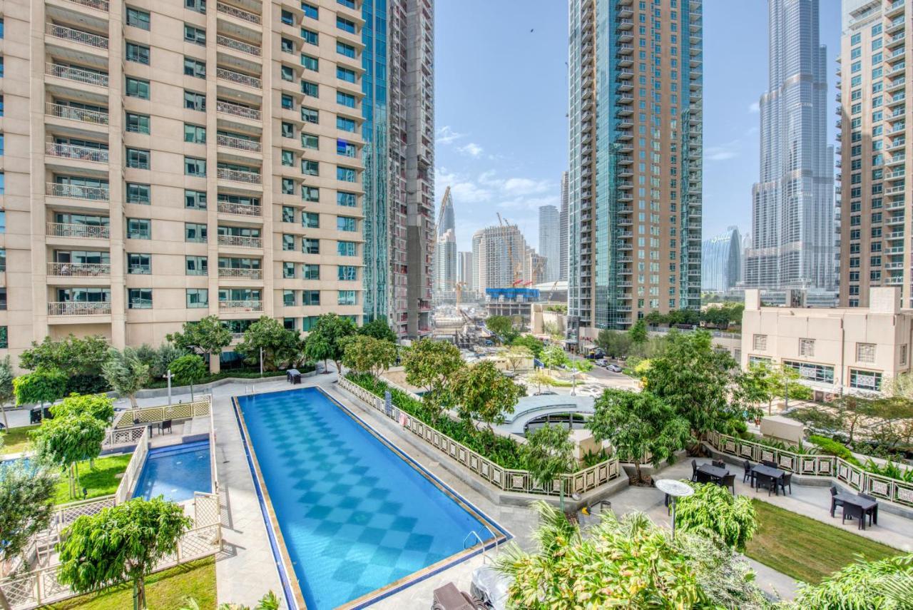 Maison Privee - Radiant Urban Retreat With Iconic Burj Khalifa Vws Дубай Екстер'єр фото