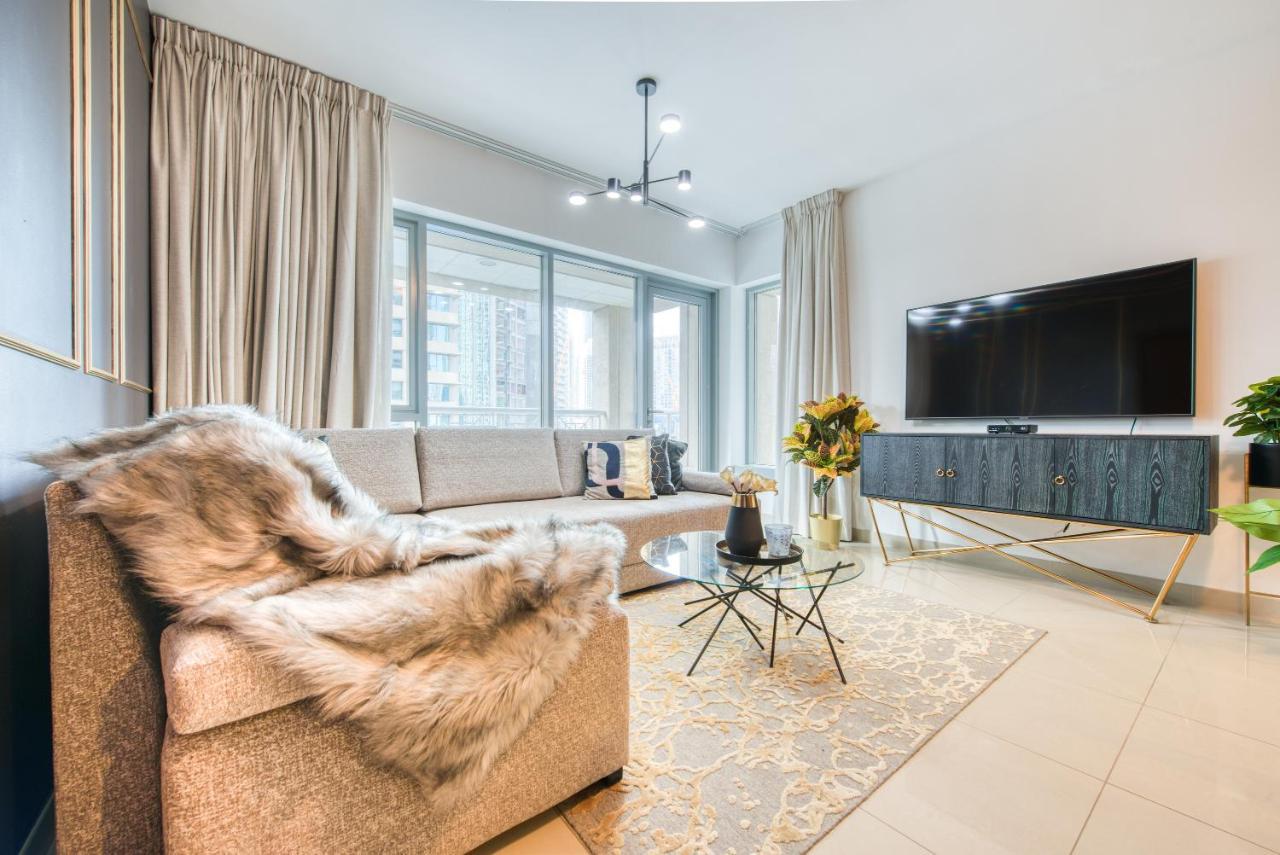 Maison Privee - Radiant Urban Retreat With Iconic Burj Khalifa Vws Дубай Екстер'єр фото