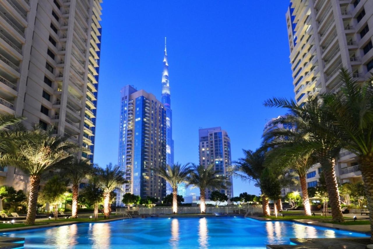 Maison Privee - Radiant Urban Retreat With Iconic Burj Khalifa Vws Дубай Екстер'єр фото