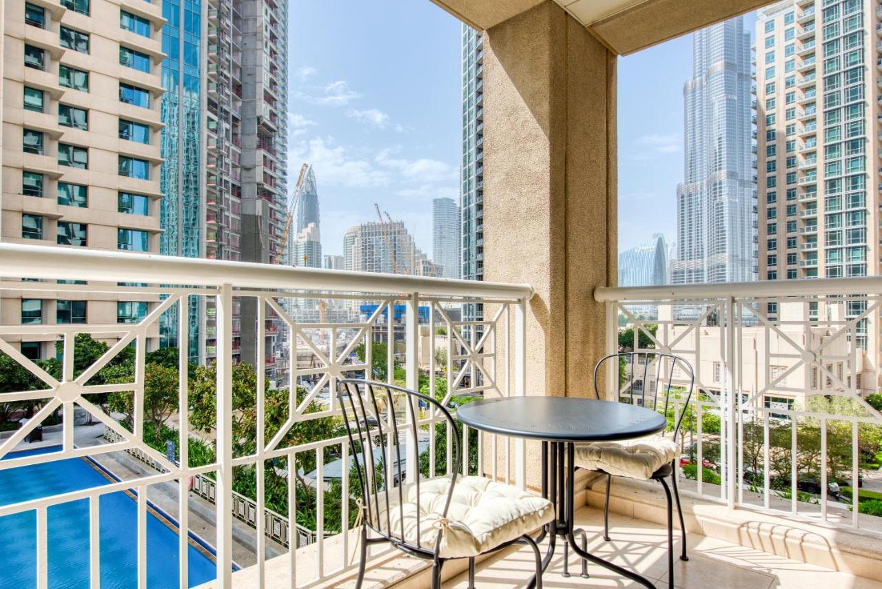 Maison Privee - Radiant Urban Retreat With Iconic Burj Khalifa Vws Дубай Екстер'єр фото